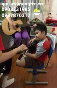 Cần gia sư dạy đàn Guitar tại quận 10