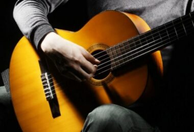 Cần gia sư dạy đàn Guitar tại quận Bình Thạnh